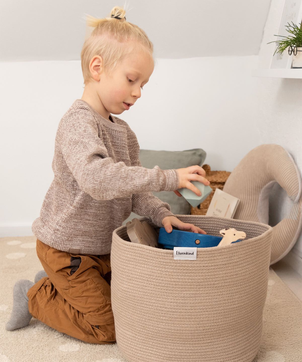  Kinderzimmer organisieren mit Aufbewahrungskorb.